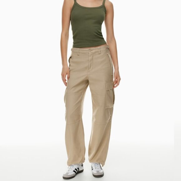 Aritzia TNA Relaxed Mid-Rise Cargo Pants - Picture 1 of 14